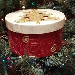 ContemporaryArtDecoGiftStorageTreasureBox. Or Decor. RedGoldCreamPearlyHeavyDuty